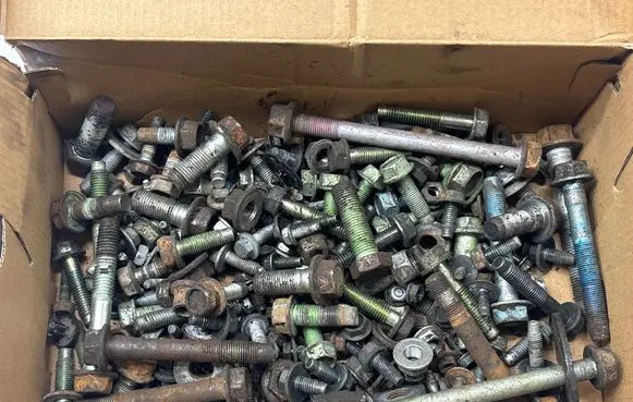 Nissan X-Trail T32 Nuts/bolts 