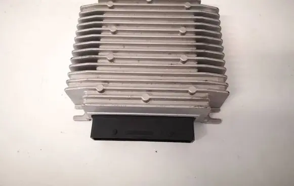 Tesla Model S Sound amplifier 100483310A