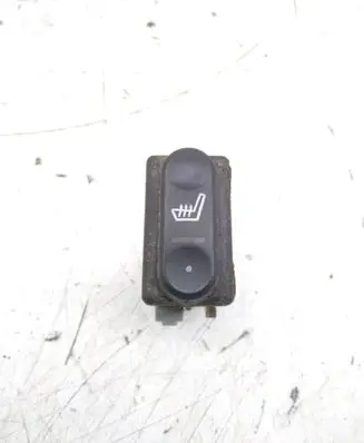 Nissan Qashqai+2 Seat heating switch