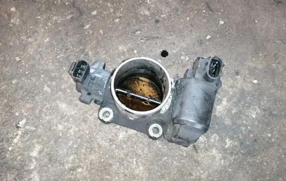 Toyota RAV 4 (XA30) Throttle valve