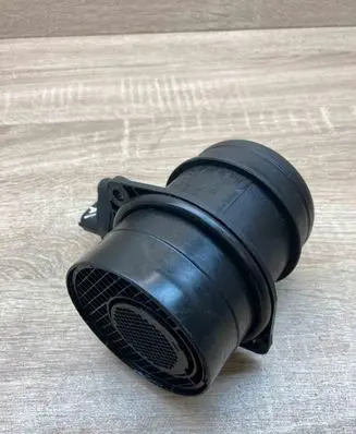 Opel Omega B2 Mass air flow meter 24462266 0281002564