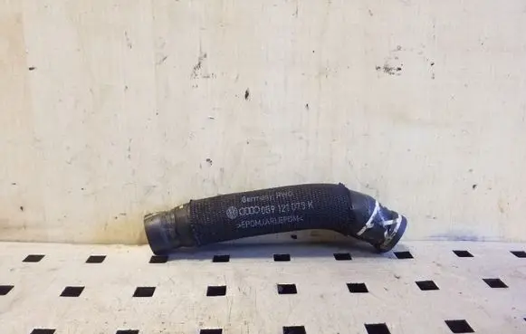 Engine coolant pipe/hose