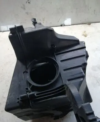 Ford C-MAX I Air filter box 7689550203 7M519600BE