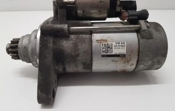 Volkswagen Golf VII Starter motor 02Z911024B