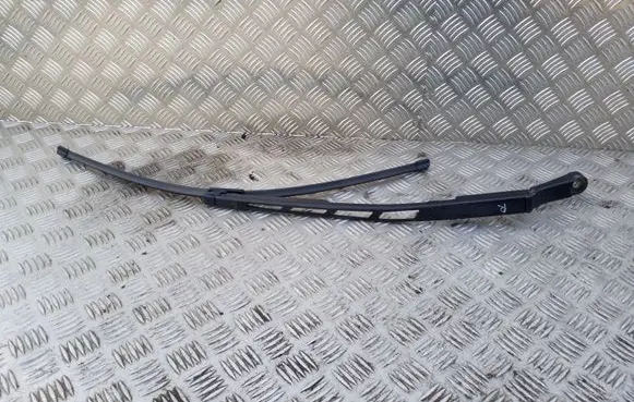Front wiper blade arm