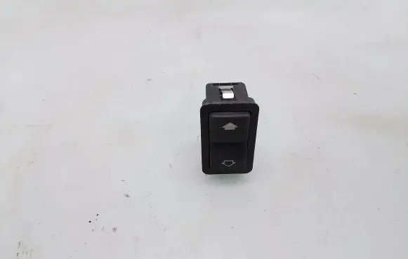 BMW 5 E39 Electric window control switch 8368974