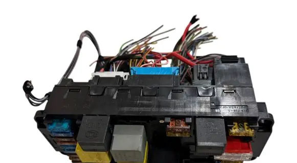 Mercedes-Benz C W203 Fuse module 2095452001 5DK00848513