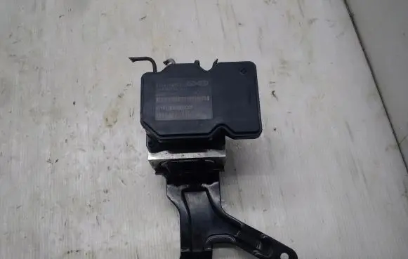 KIA Carens III ABS Pump 58910A4610