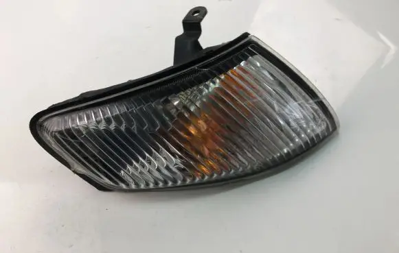 Mazda 626 Front indicator light 21061822