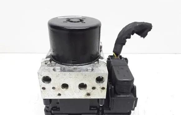 Volvo S60 ABS Pump 31273882 P31273882 AG9N2C405AB