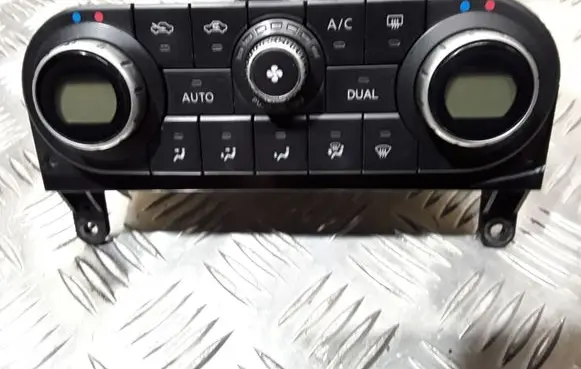 Nissan Qashqai Climate control unit 27500JD45A