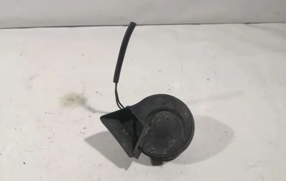 Audi A4 S4 B7 8E 8H Horn signal 8E0951223