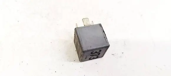 Volkswagen PASSAT B5.5 Other relay 8D0951253A 370