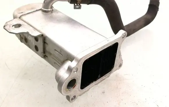 Peugeot 308 EGR valve cooler XS2005 MM111BL V29004027