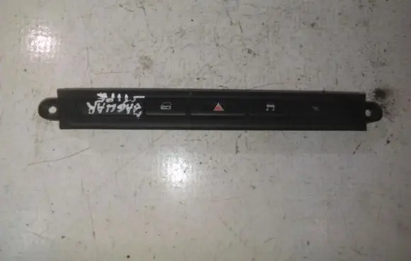 Jaguar S-Type Hazard light switch