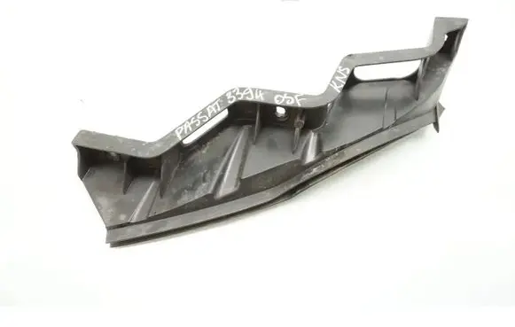 Volkswagen PASSAT B6 Front bumper mounting bracket 3C0807890A