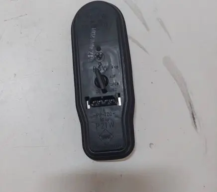 BMW 5 E39 Tail light bulb cover holder 2496339