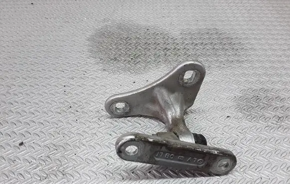 Mercedes-Benz C W203 Front door upper hinge