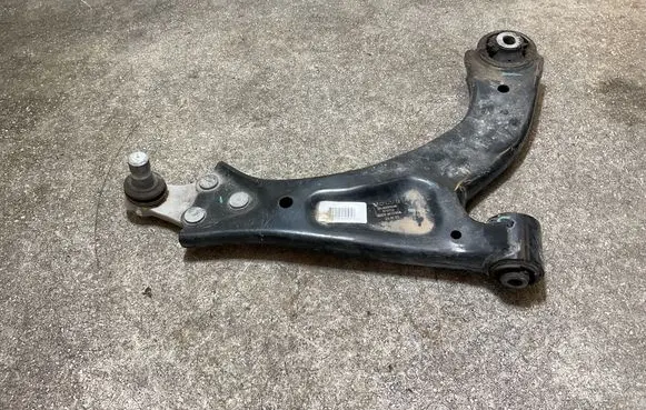 Volvo EX30 Front lower control arm/wishbone 80001046 574152 240201