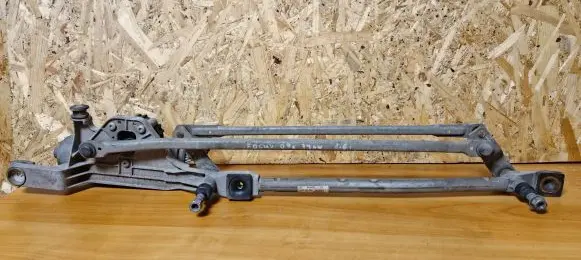 Ford Focus Front wiper linkage and motor 4m5117k484