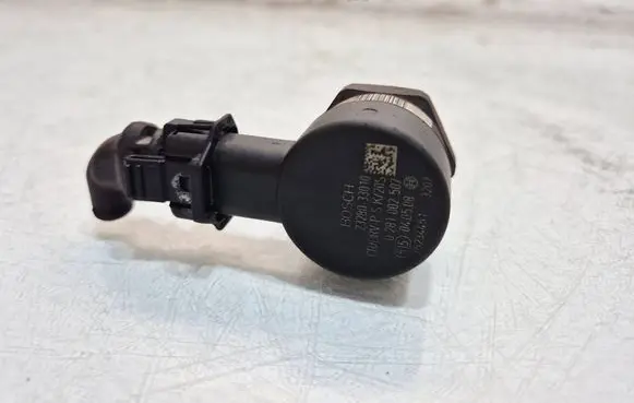 Toyota Corolla E140 E150 Fuel pressure regulator 0281002507
