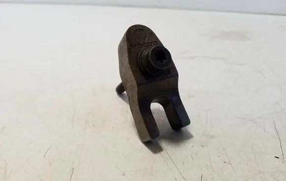 Volvo XC60 Fuel Injector clamp holder 