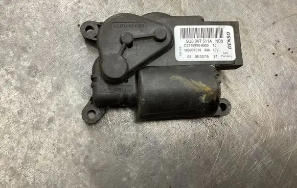 Volkswagen PASSAT B8 Air flap motor/actuator 5Q0907511A 186001010340