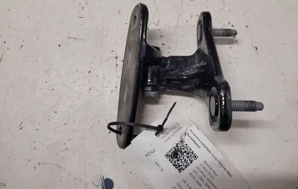 Mercedes-Benz E W212 Front door upper hinge