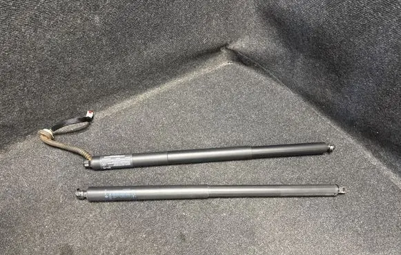Jeep Grand Cherokee WL Soft lock spindle drive 68459565AA 68459570AA 654900S495
