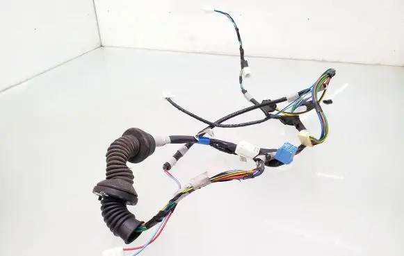 Toyota Auris 150 Front door wiring loom 8215102C30 8215102C30F