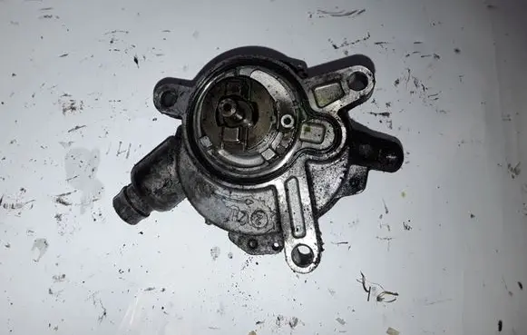 Volvo XC90 Vacuum pump 08658230