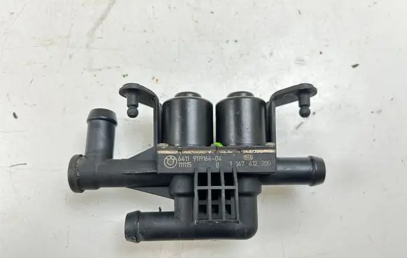BMW M5 Coolant heater control valve 911916404