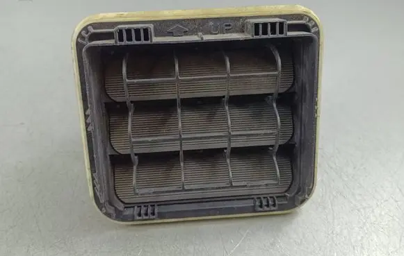 KIA Sportage Quarter panel pressure vent 