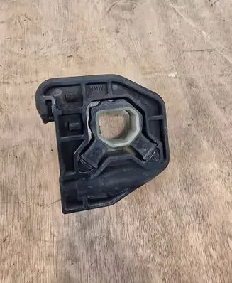 BMW 1 F20 F21 Radiator mount bracket 8620733