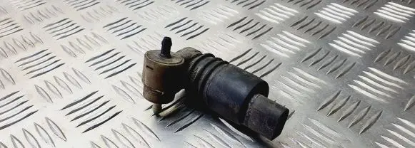Volkswagen Touareg I Windscreen/windshield washer pump