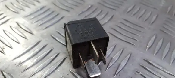 Volkswagen Polo III 6N 6N2 6NF Other relay 7m0951253a