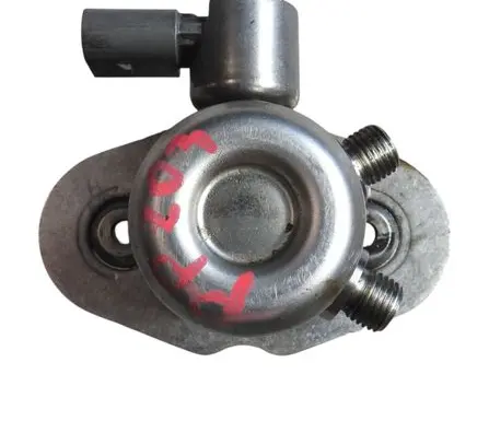 BMW 3 F30 F35 F31 Fuel injection high pressure pump 0261520148 7584461