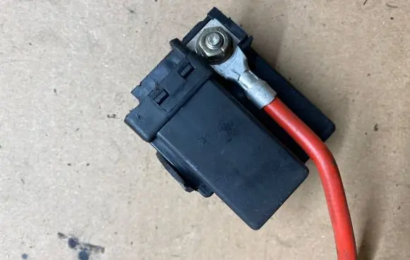 BMW 5 E39 Glow plug pre-heat relay 2246919 72RB510