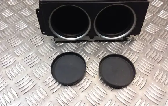 Cup holder front