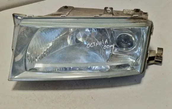 Skoda Octavia Mk1 (1U) Headlight/headlamp 1U1941015L