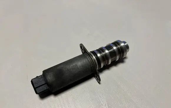 Porsche 911 991 Camshaft position sensor 9A1 105 304 04