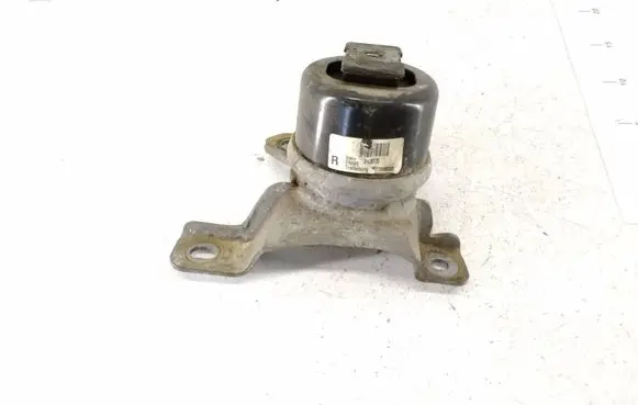 Volvo V60 Engine mount bracket 31330135 F7008000