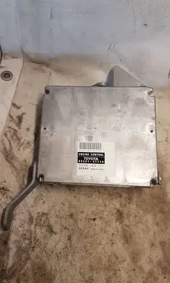 Toyota Prius (XW20) Engine control unit/module 8966147110 2751001633
