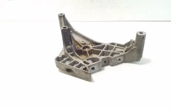 Volkswagen Golf Plus Engine mounting bracket 03G199207F