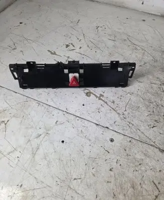 Volkswagen PASSAT B6 Hazard light switch 3C0857318C