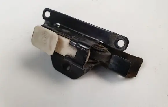 Peugeot Expert Sliding door lower roller guide/hinge 1400048880