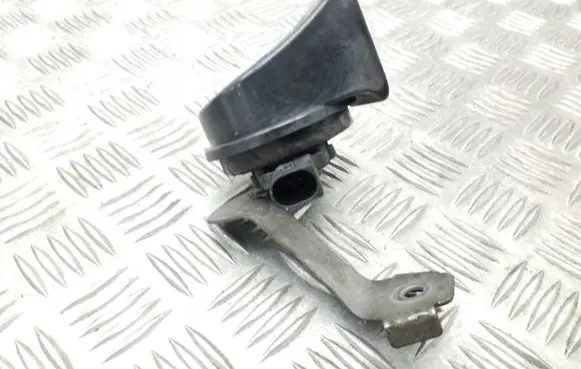 Skoda Octavia Mk2 (1Z) Horn signal 1K0951206M 1K0951182H