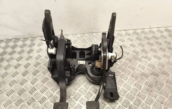 Opel Astra K Pedal assembly 39094151 F170410121451