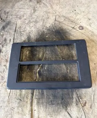 Renault Master III Radio/GPS head unit trim 682602550R