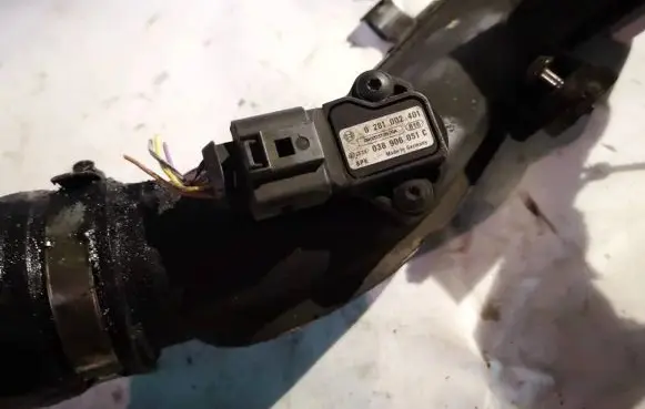 Volkswagen Golf VI Air pressure sensor 038906051c 0281002401